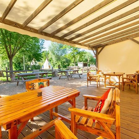 Les Tipis Du Bonheur De Vivre Hotel Brulon Bagian luar foto