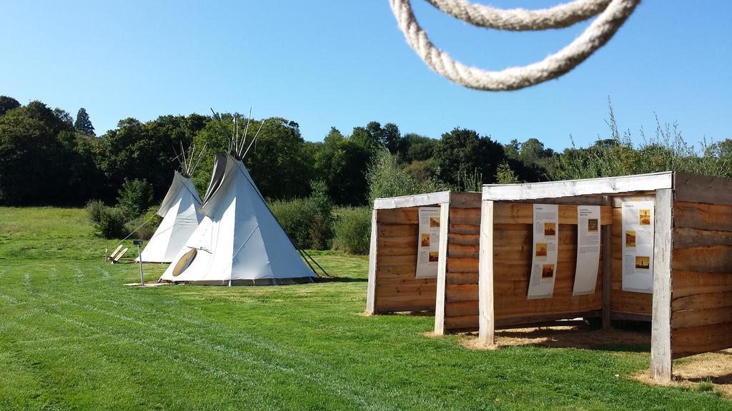 Les Tipis Du Bonheur De Vivre Hotel Brulon Bagian luar foto
